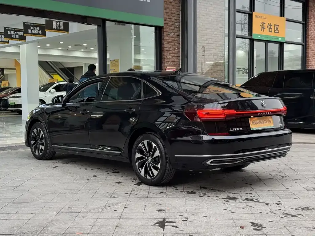 Volkswagen Passat — фото 9