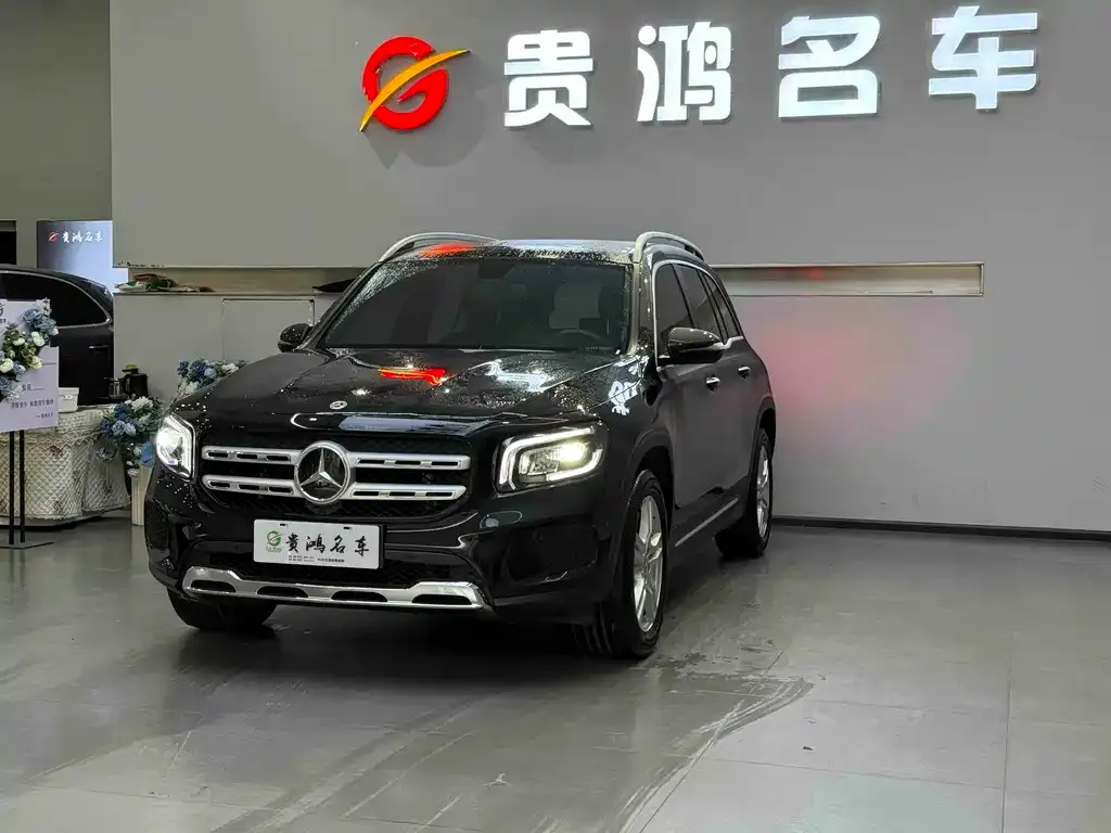 Mercedes-Benz GLB — фото 1