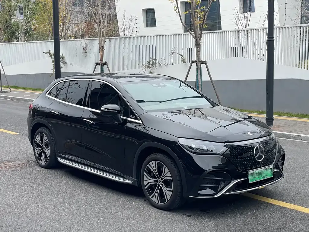 Mercedes-Benz EQE SUV — фото 7