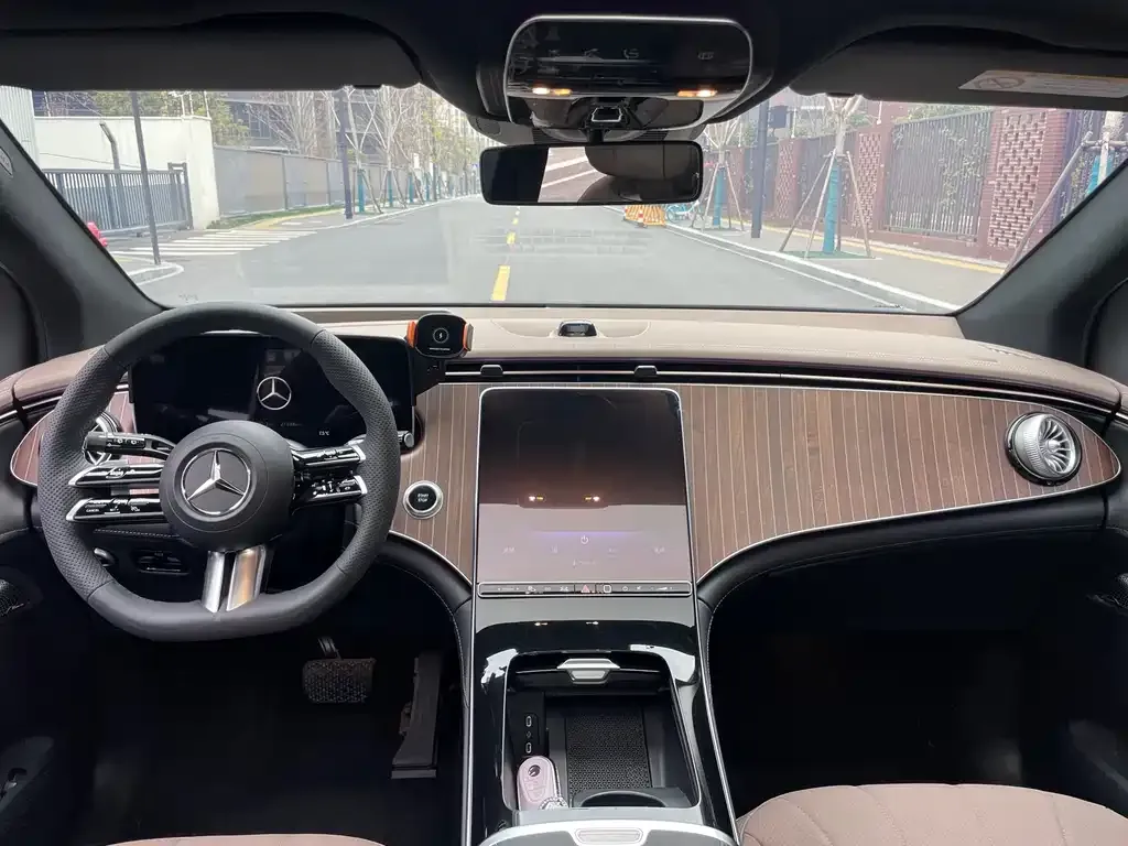 Mercedes-Benz EQE SUV — фото 2