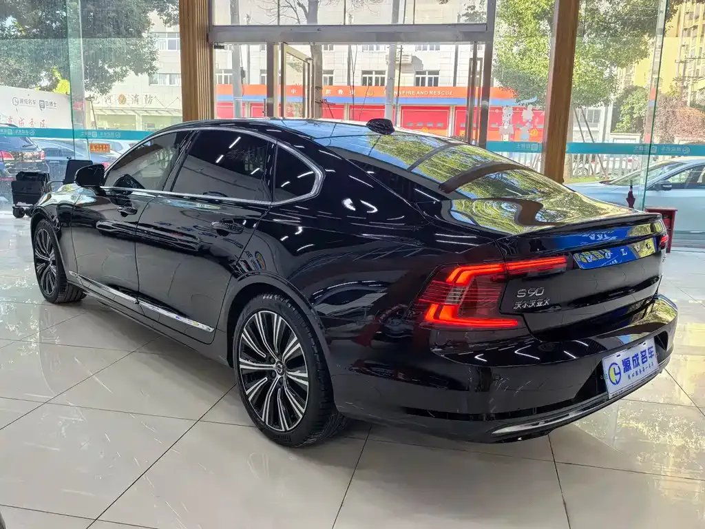 Volvo S90 — фото 6