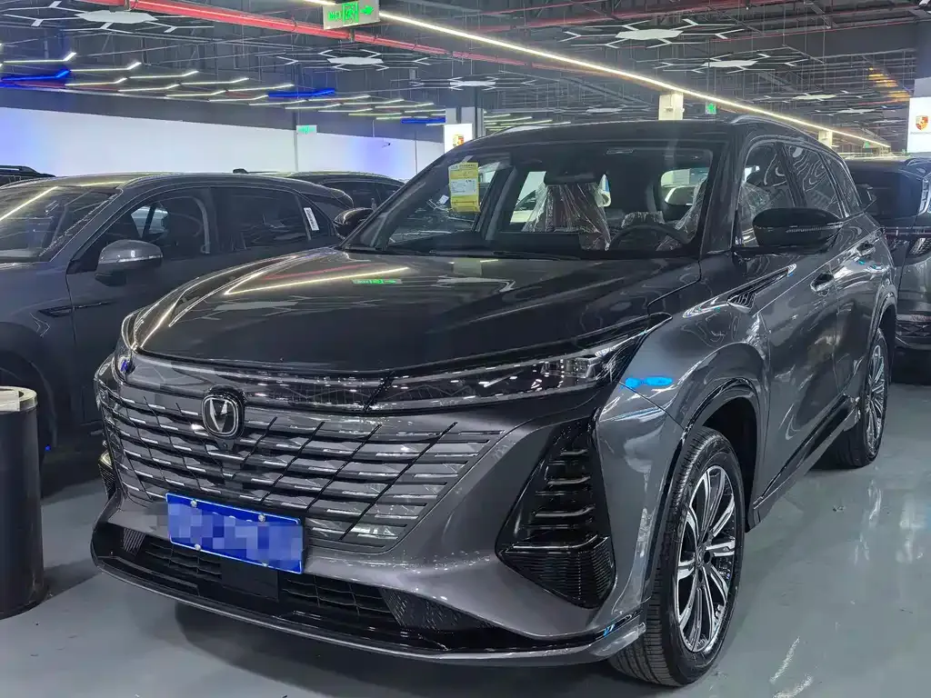 Changan CS75PLUS — фото 1