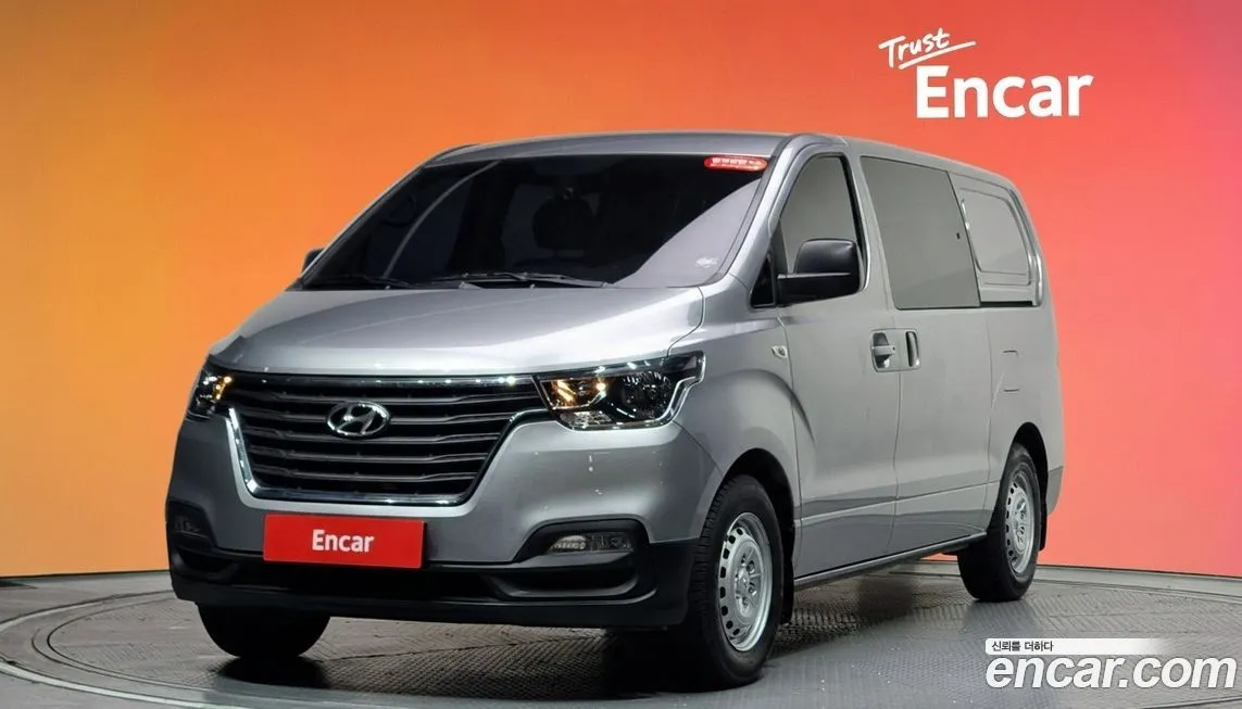 Hyundai Starex — фото 1