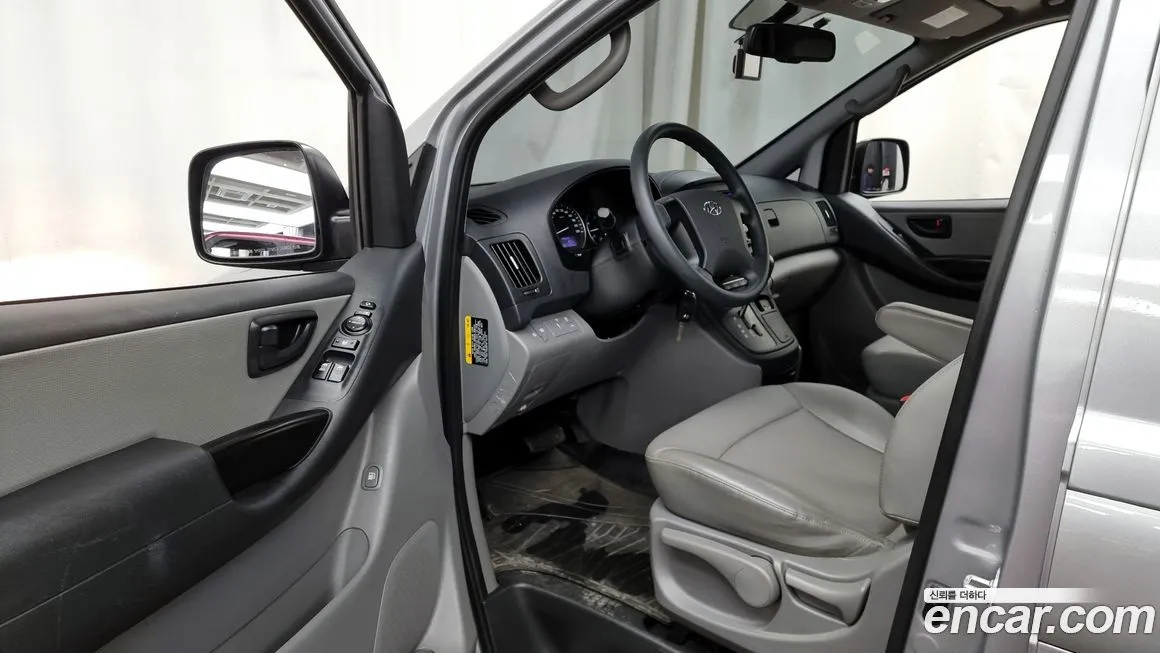 Hyundai Starex — фото 2