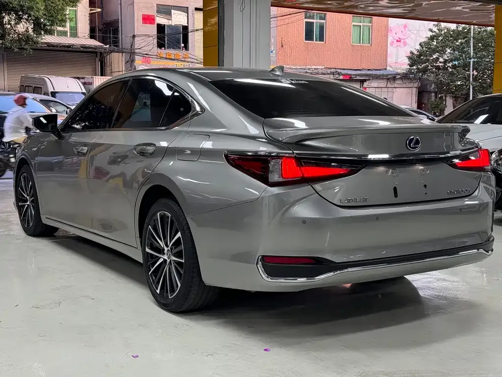 Lexus ES — фото 2