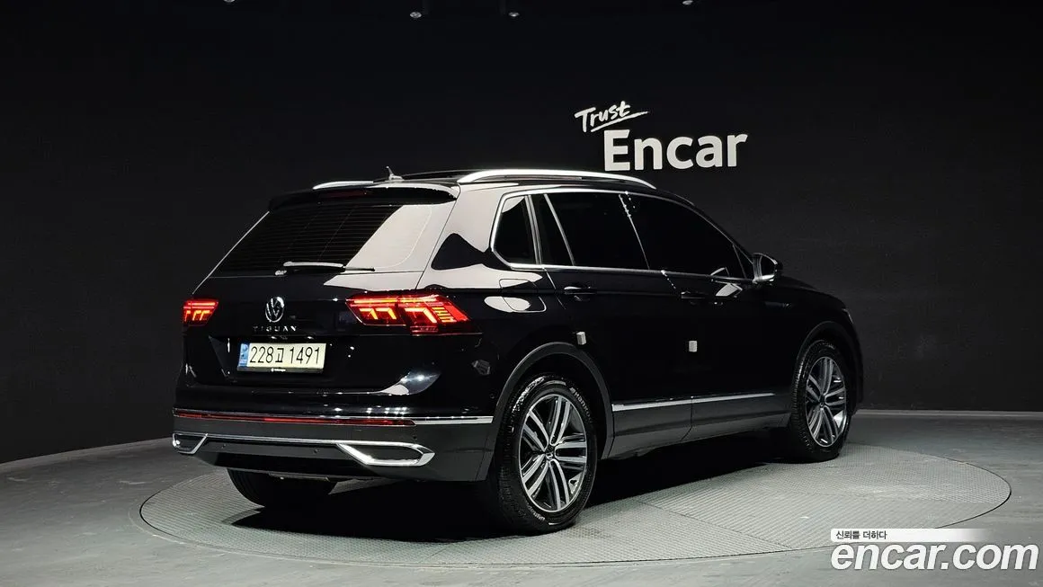 Volkswagen Tiguan — фото 4