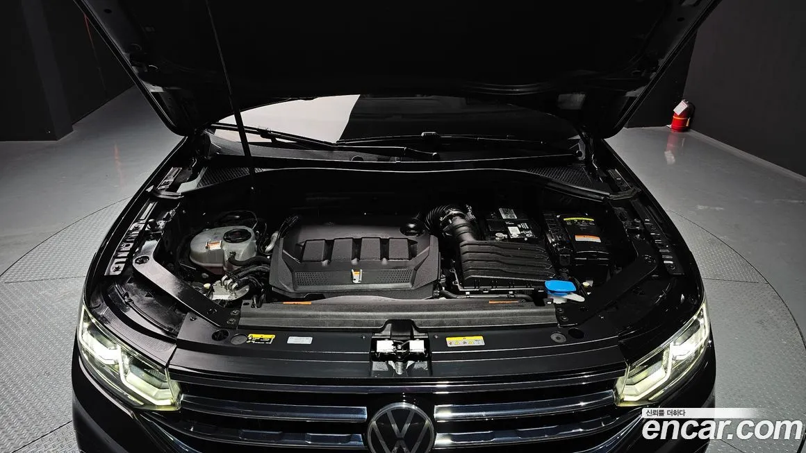Volkswagen Tiguan — фото 9