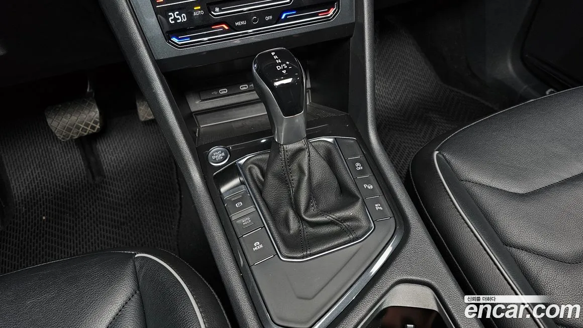 Volkswagen Tiguan — фото 10