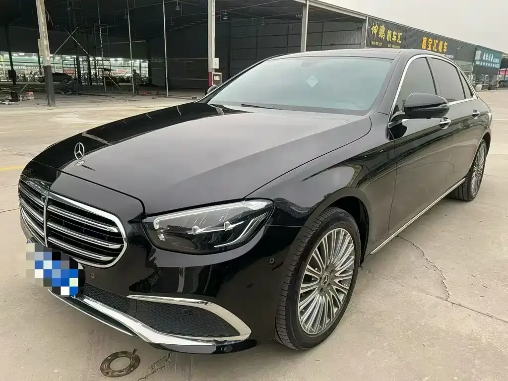 Mercedes-Benz E-Class — фото 1