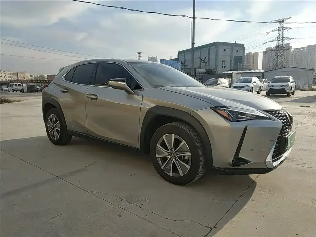 Lexus UX New Energy — фото 2