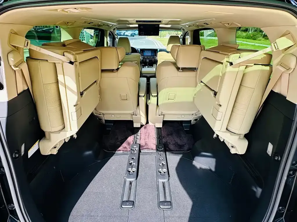 Toyota Vellfire — фото 4