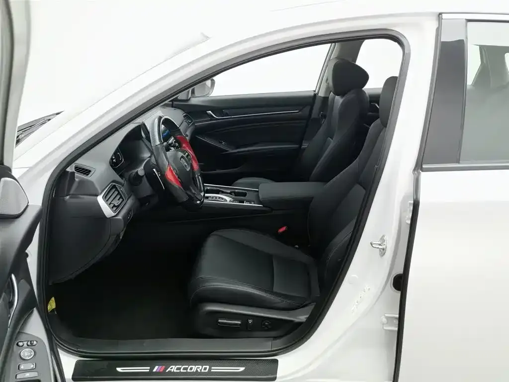 Honda Accord — фото 10