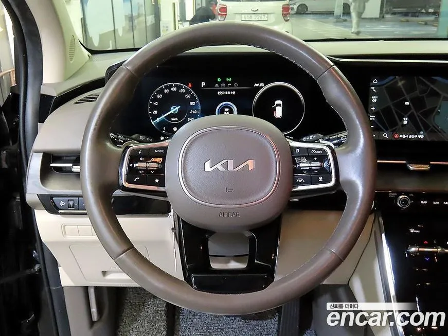 Kia Carnival — фото 7