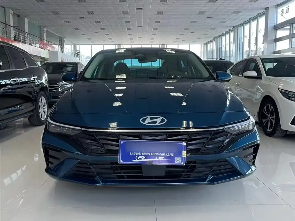 Hyundai Elantra — фото 10