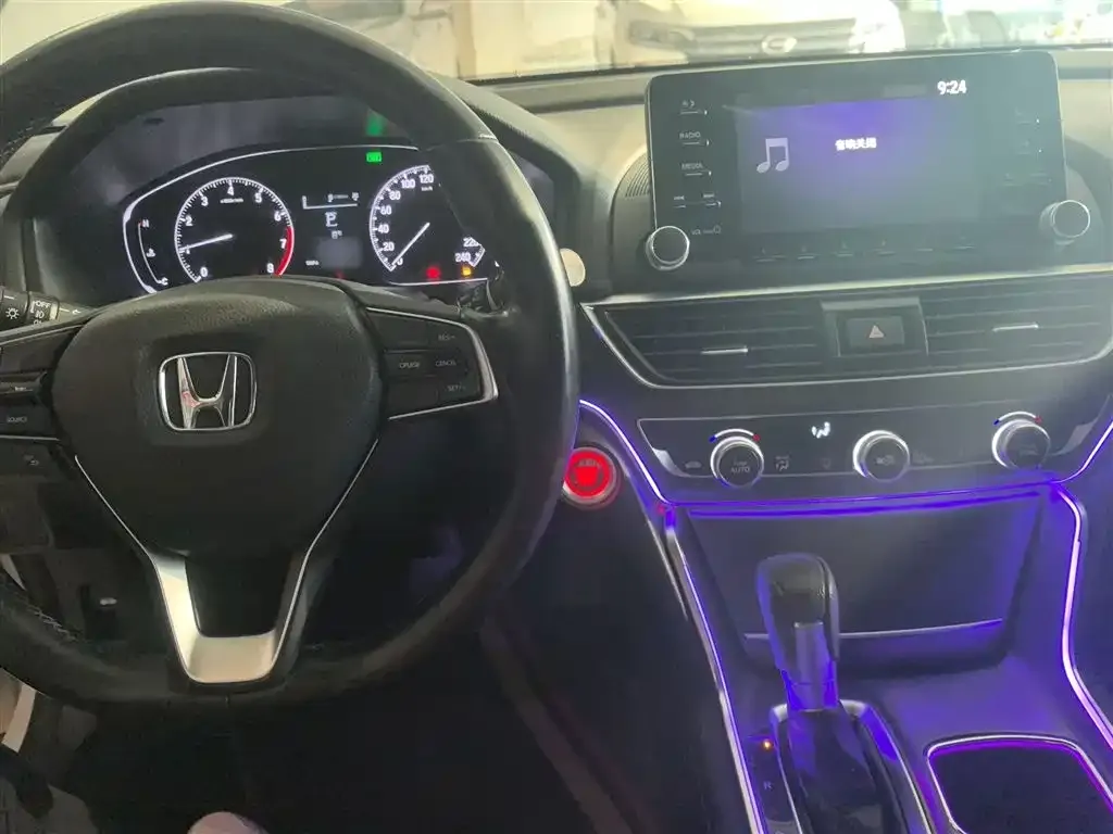 Honda Accord — фото 10