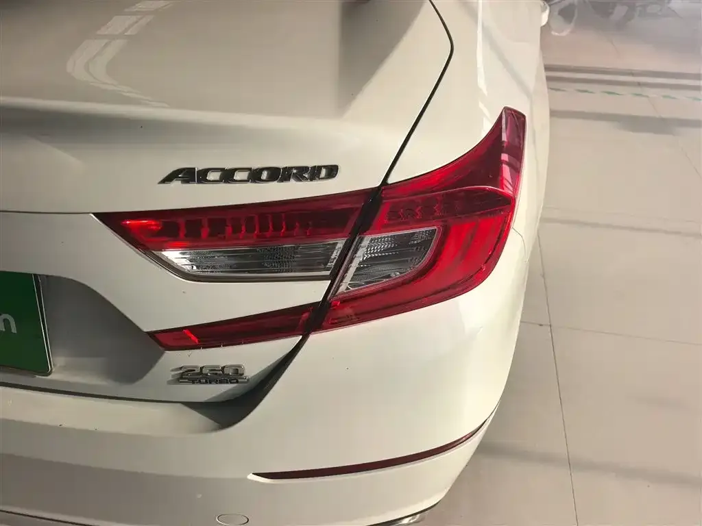Honda Accord — фото 8