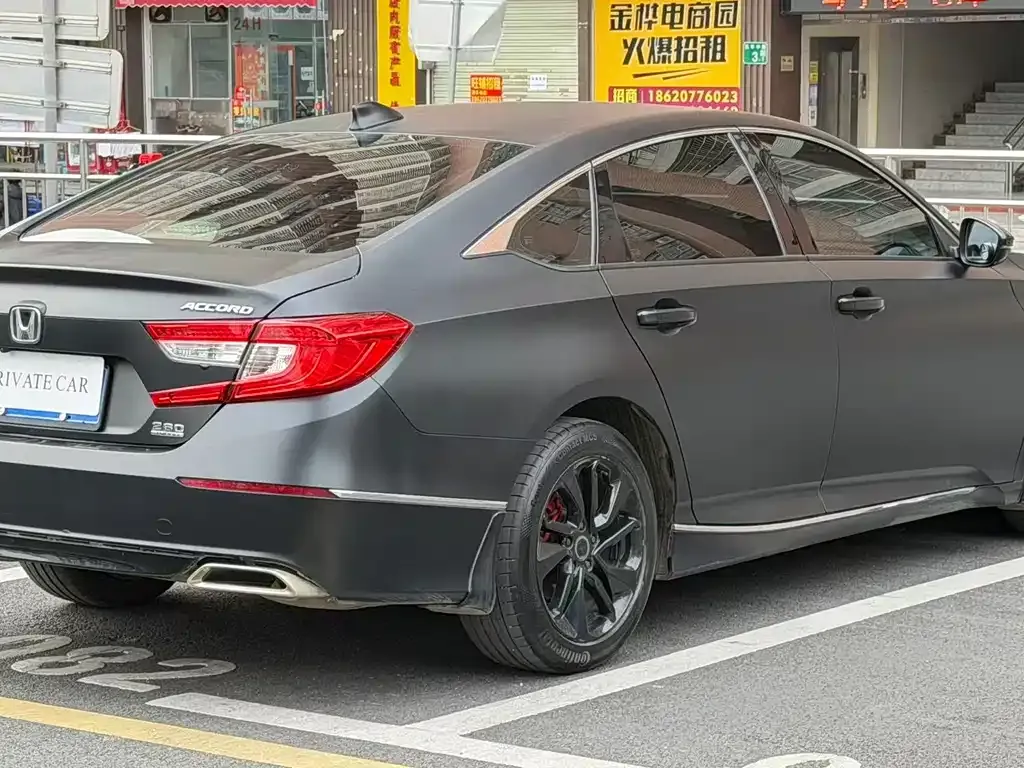 Honda Accord — фото 9