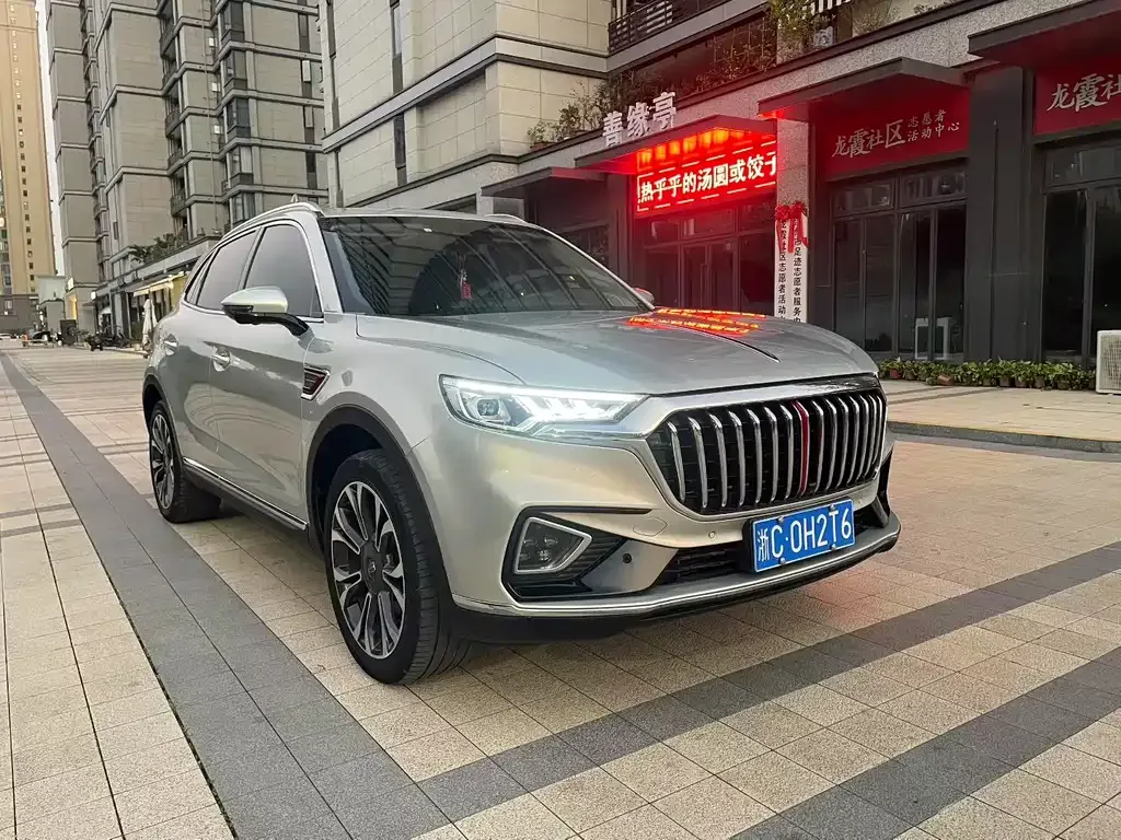 Hongqi HS5 — фото 1