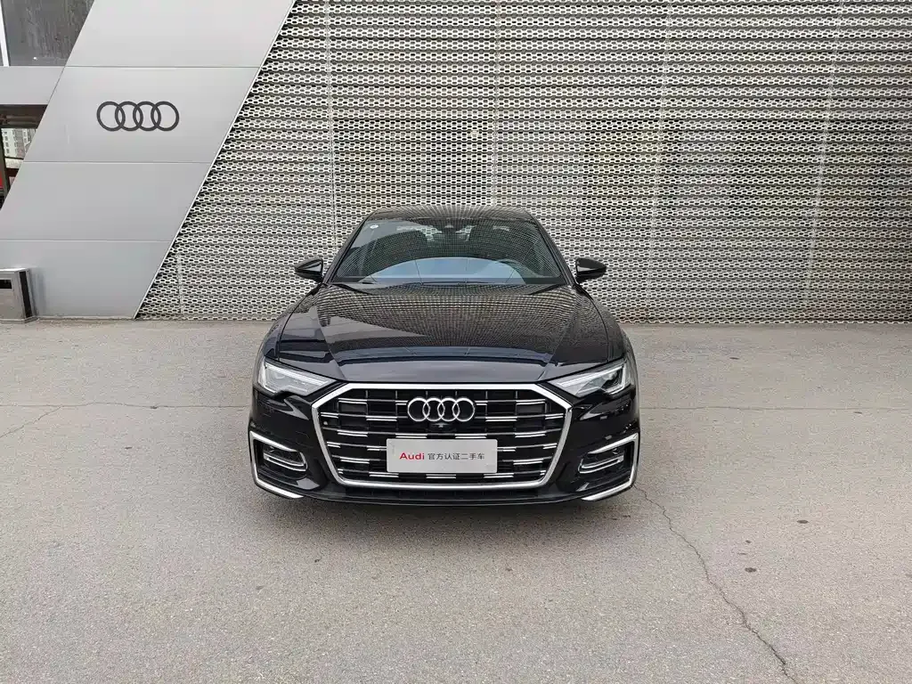 Audi A6L — фото 1