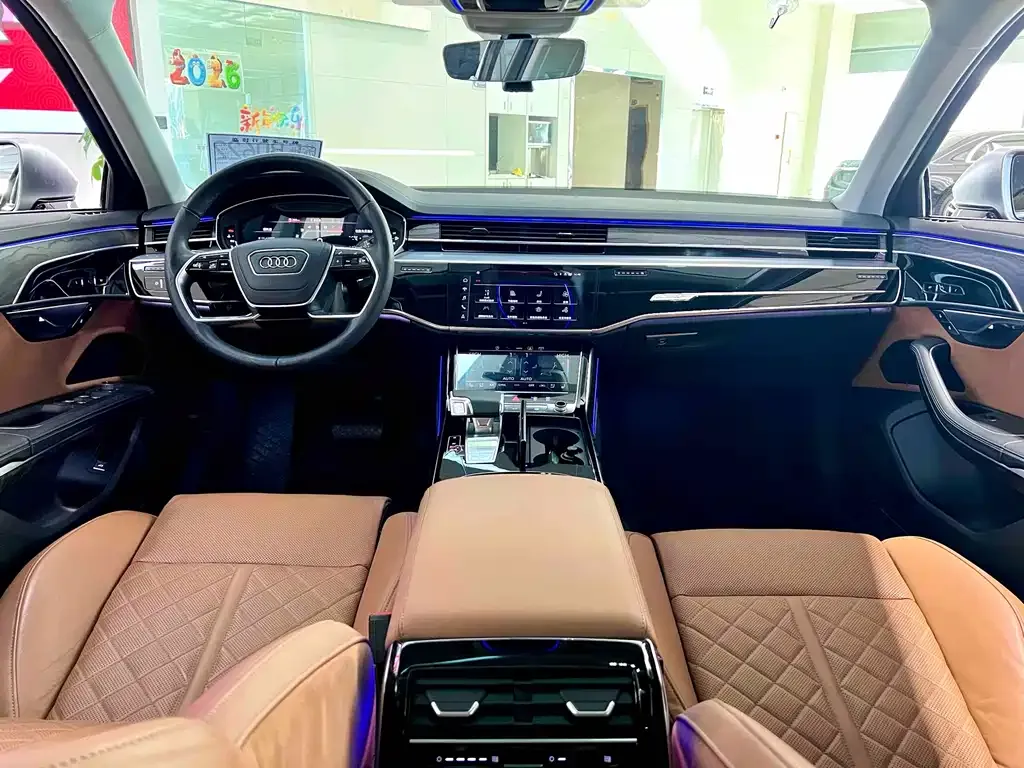 Audi A8 — фото 5