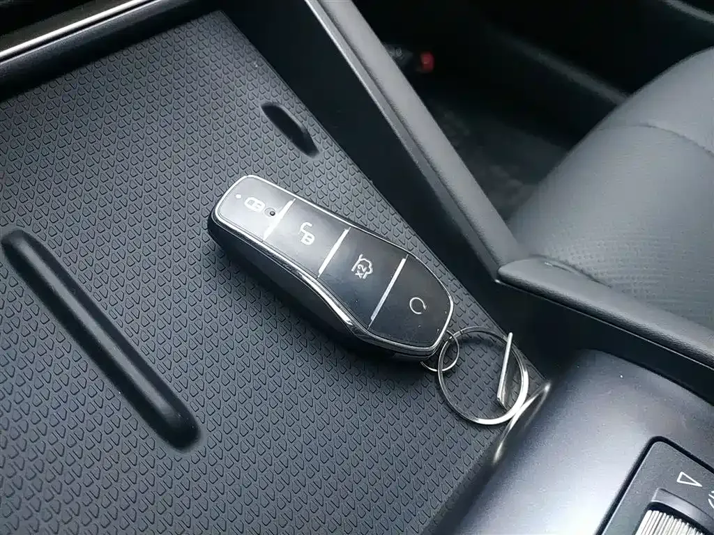 BYD Qin L — фото 10