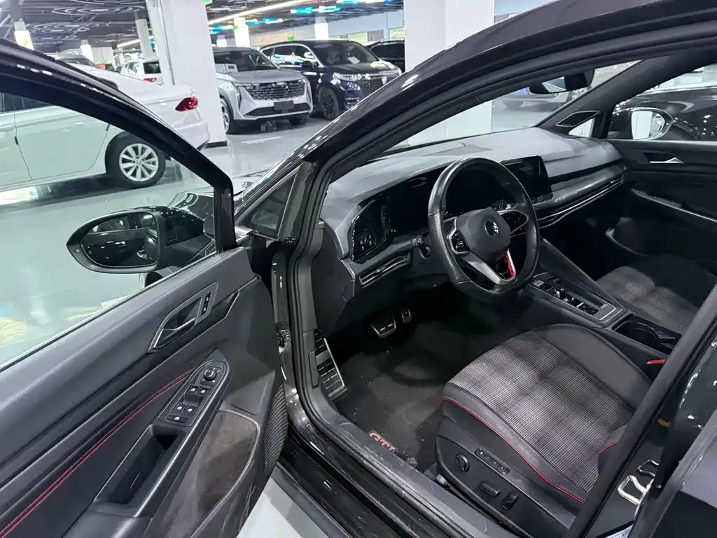 Volkswagen Golf GTI — фото 4