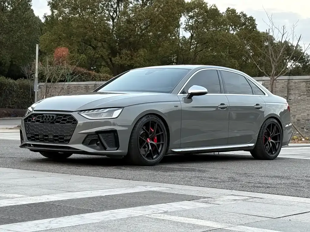 Audi S4 — фото 1
