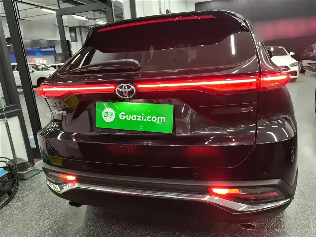 Toyota Harrier — фото 3