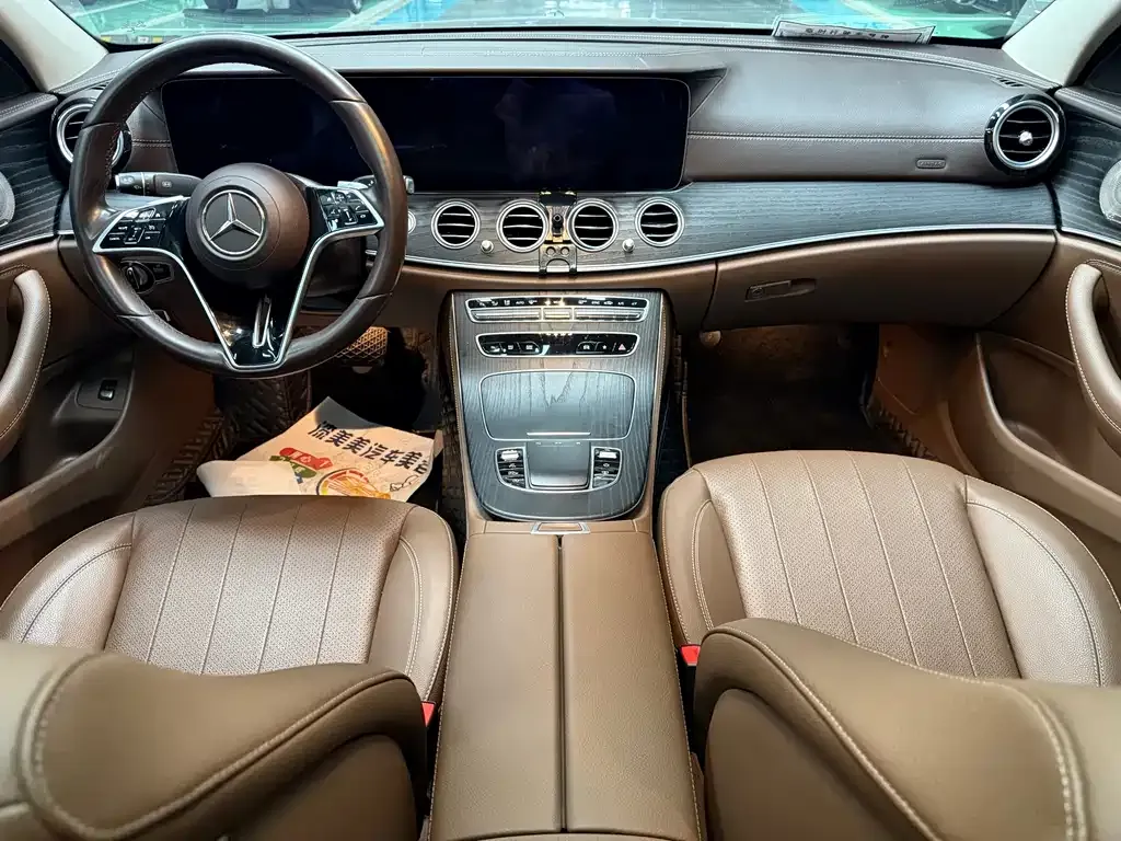 Mercedes-Benz E-Class — фото 10