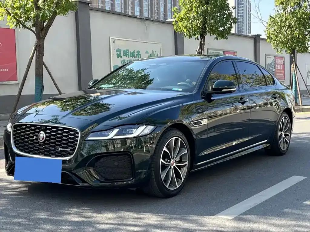Jaguar XFL — фото 1