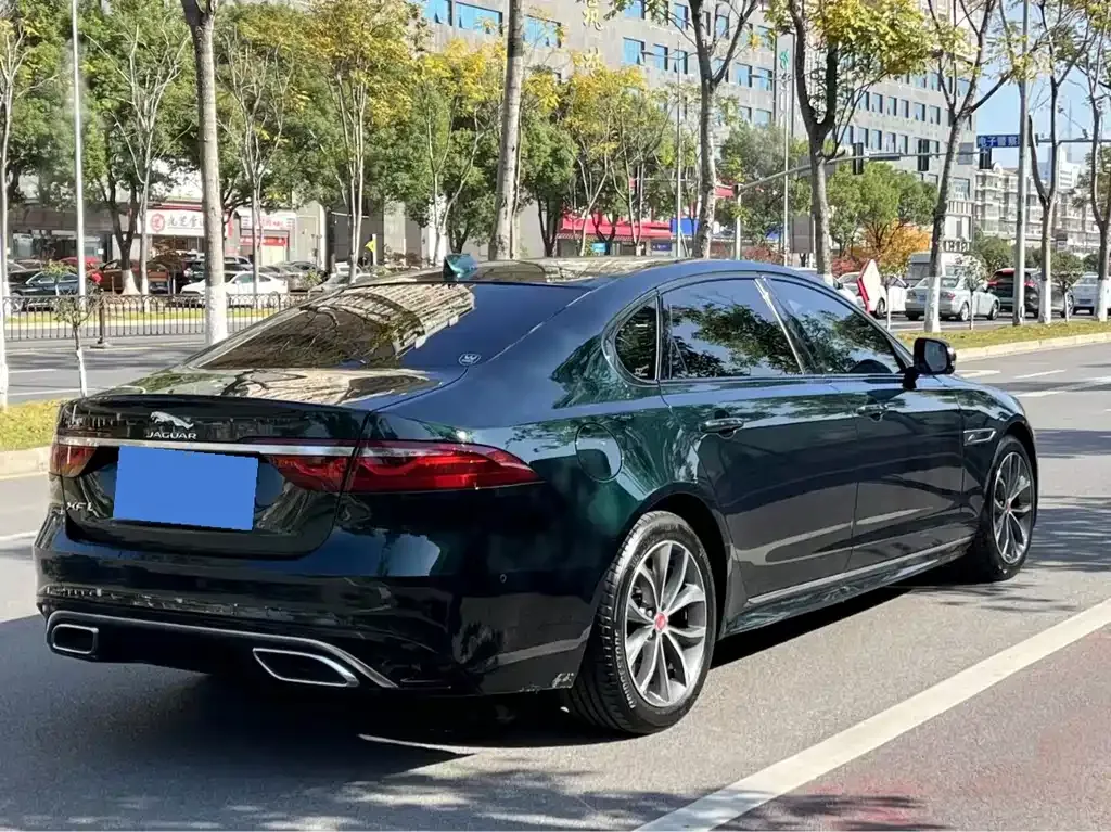 Jaguar XFL — фото 10