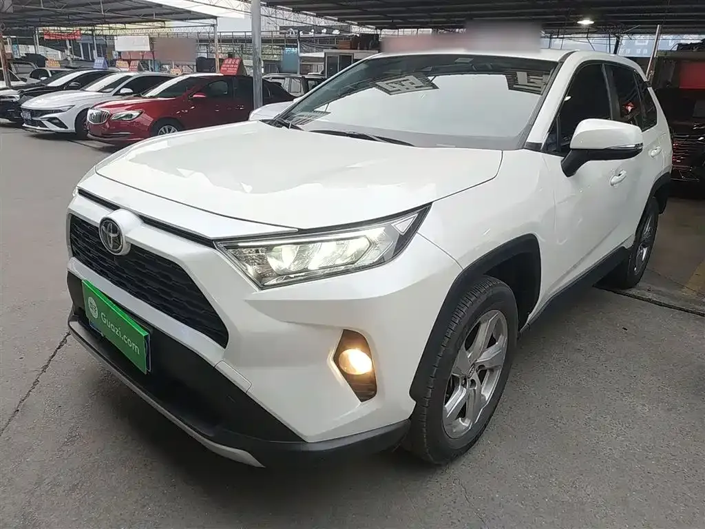 Toyota RAV4 — фото 2