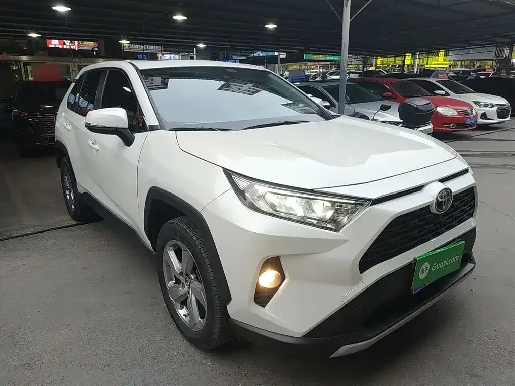 Toyota RAV4 — фото 4