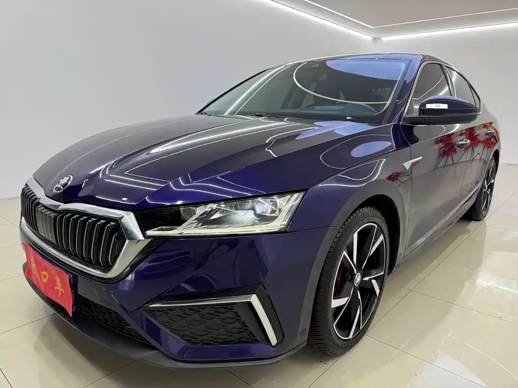 Skoda Octavia — фото 1