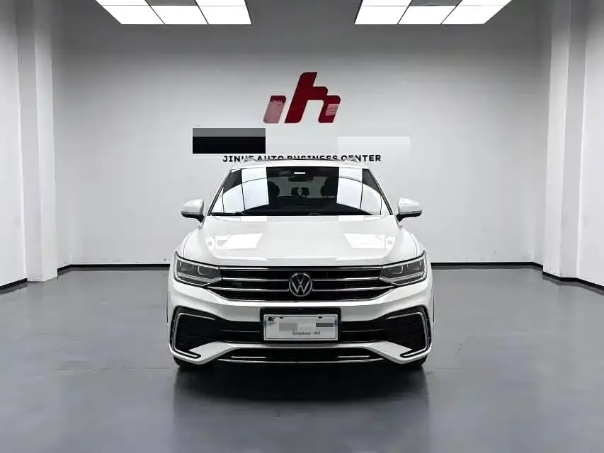 Volkswagen Tiguan L — фото 4