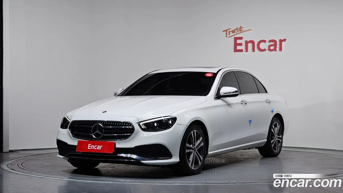 Mercedes-Benz E-Class — фото 1