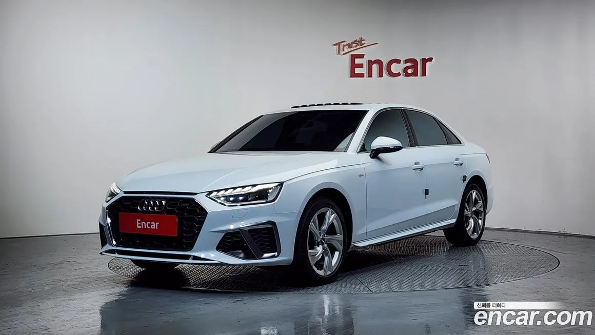 Audi A4 — фото 1