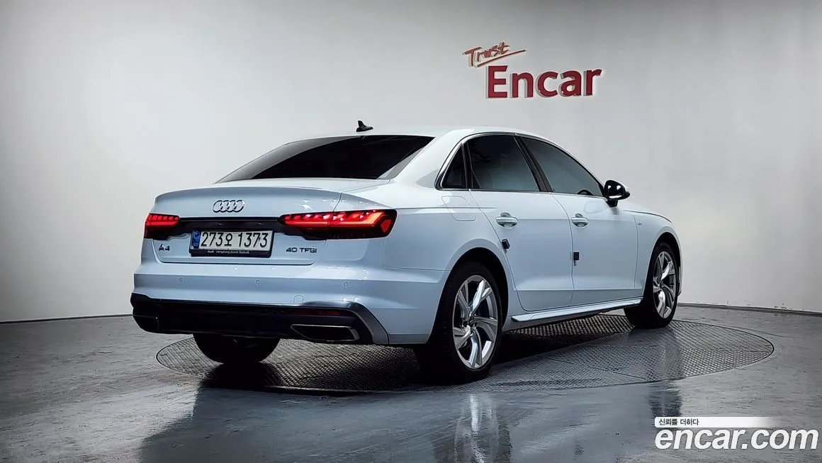 Audi A4 — фото 2