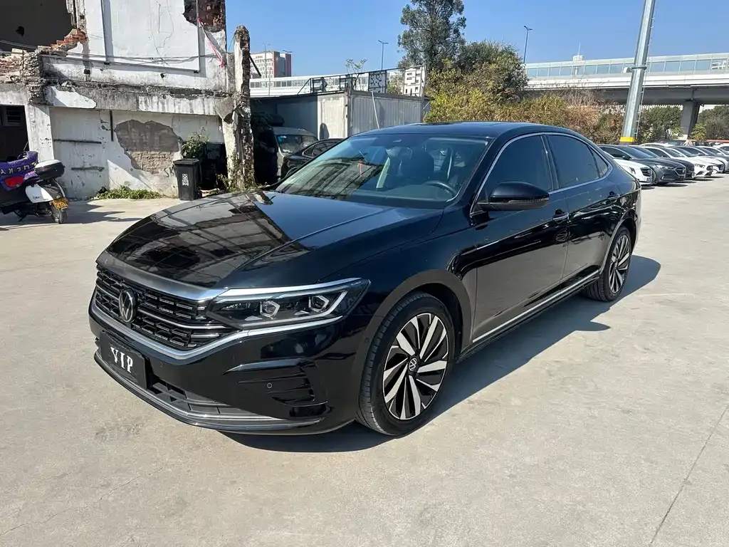 Volkswagen Passat — фото 1