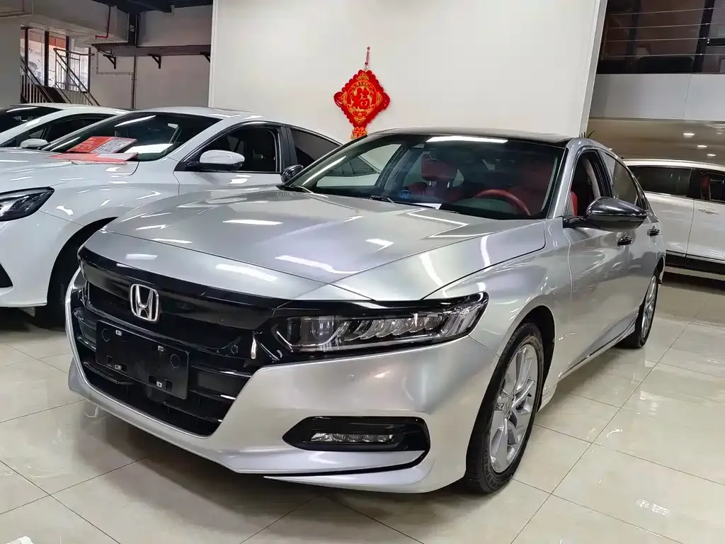 Honda Accord — фото 1