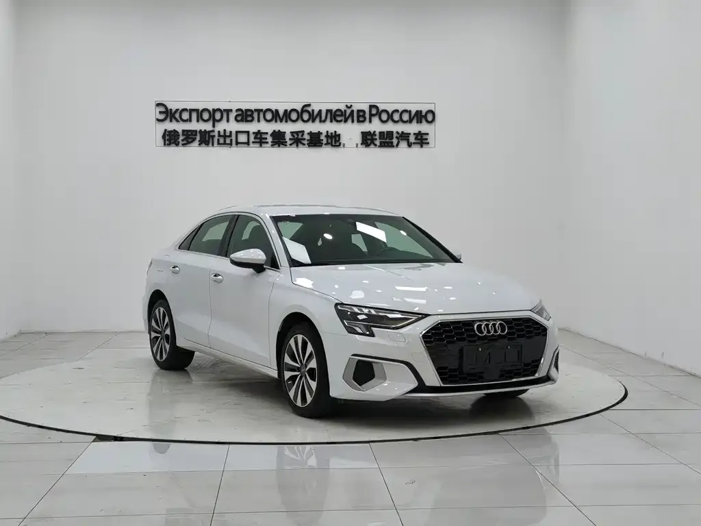 Audi A3 — фото 1