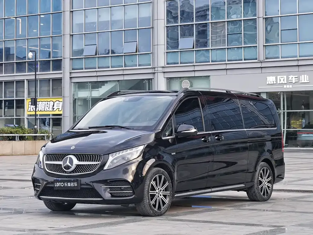 Mercedes-Benz V-Class — фото 1