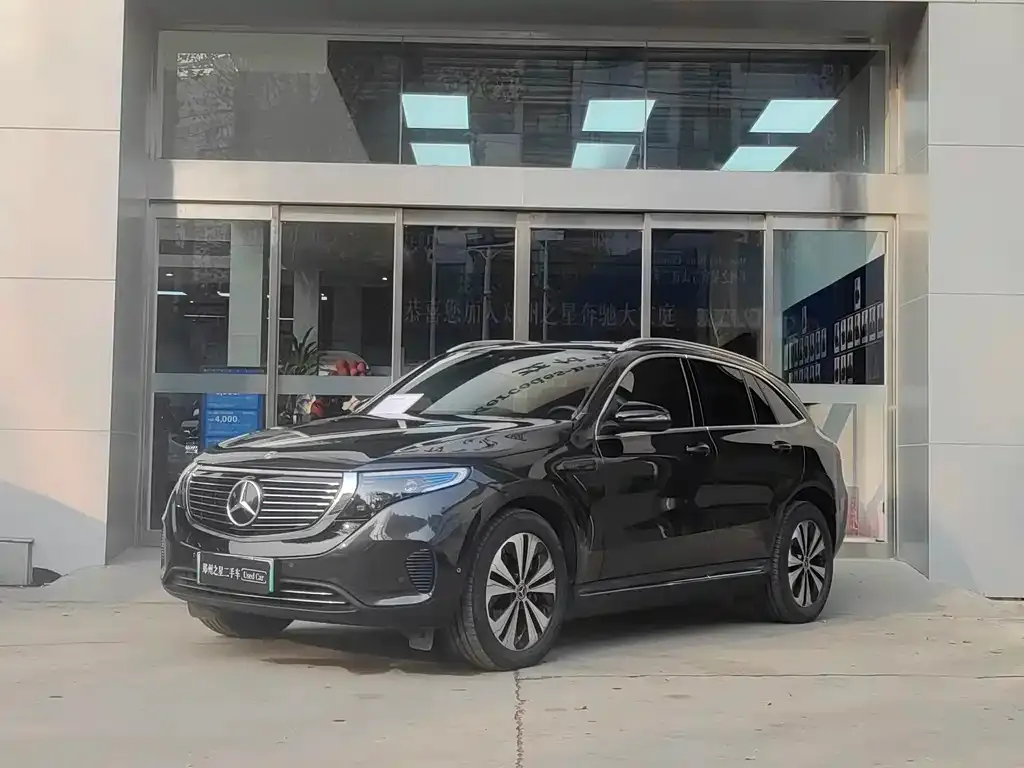 Mercedes-Benz EQC — фото 1