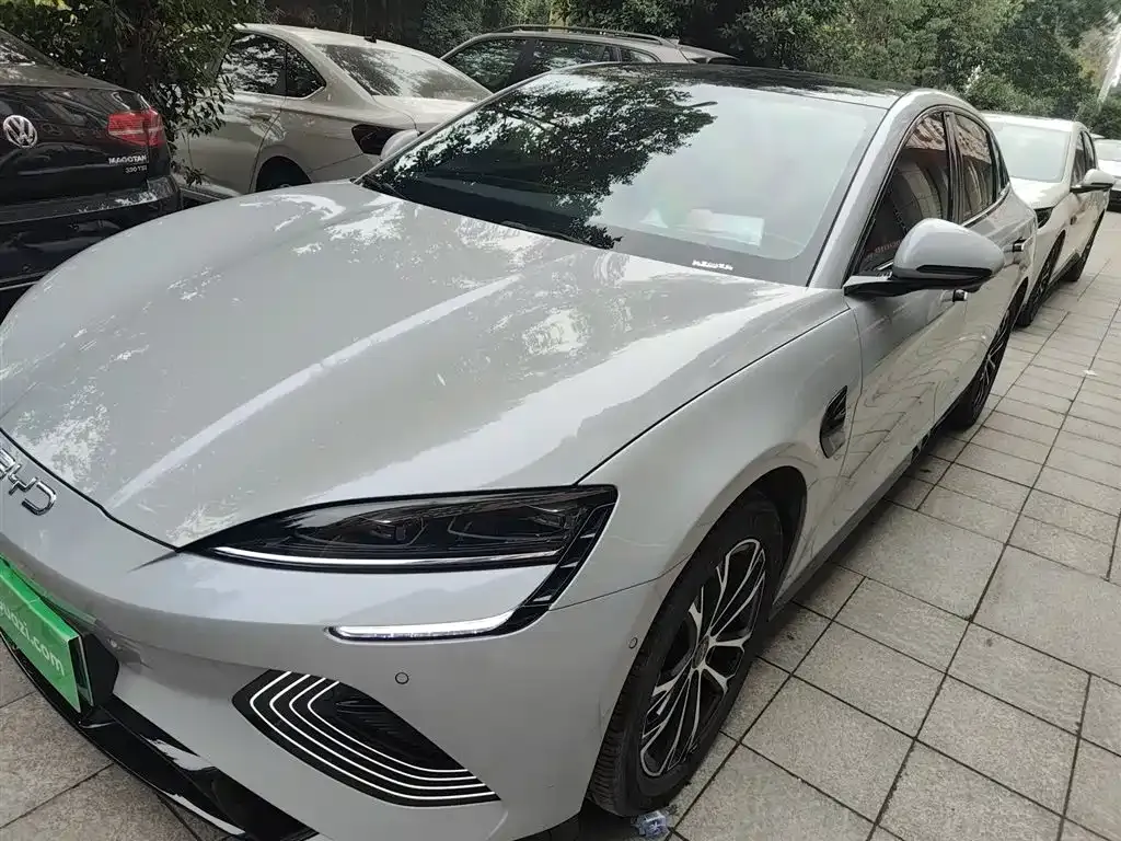 BYD Seal — фото 1