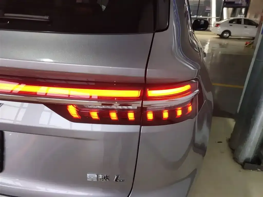 Geely Xingyue L — фото 10