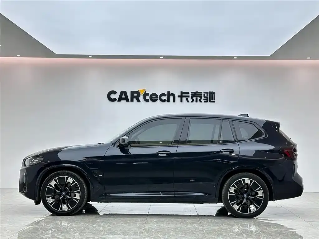 BMW iX3 — фото 9