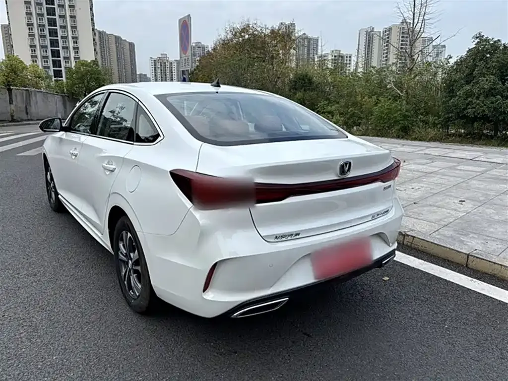Changan Eado — фото 8