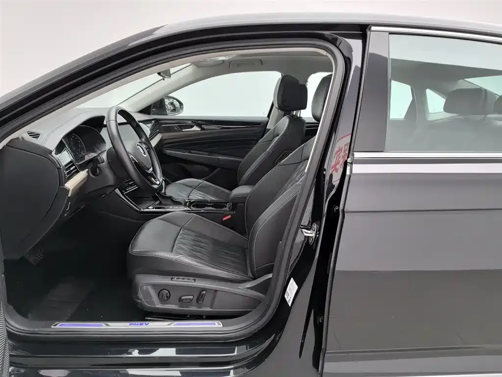 Volkswagen Passat New Energy — фото 7