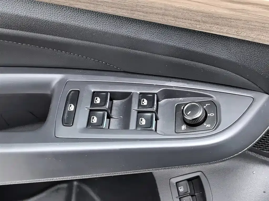 Volkswagen Passat New Energy — фото 4