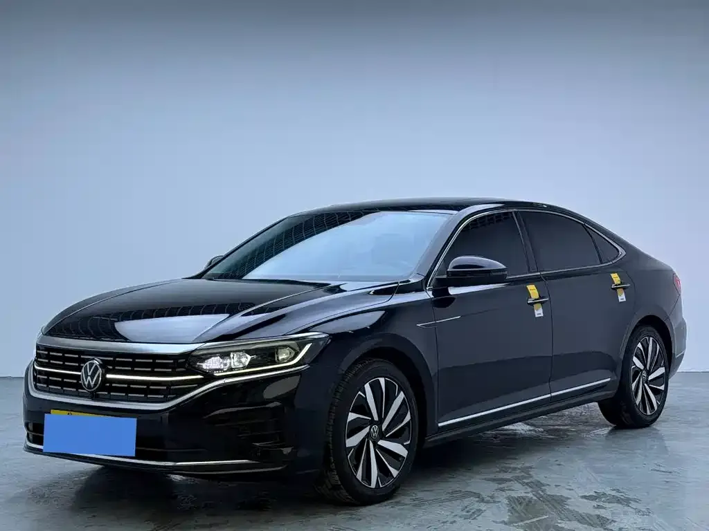 Volkswagen Passat — фото 1